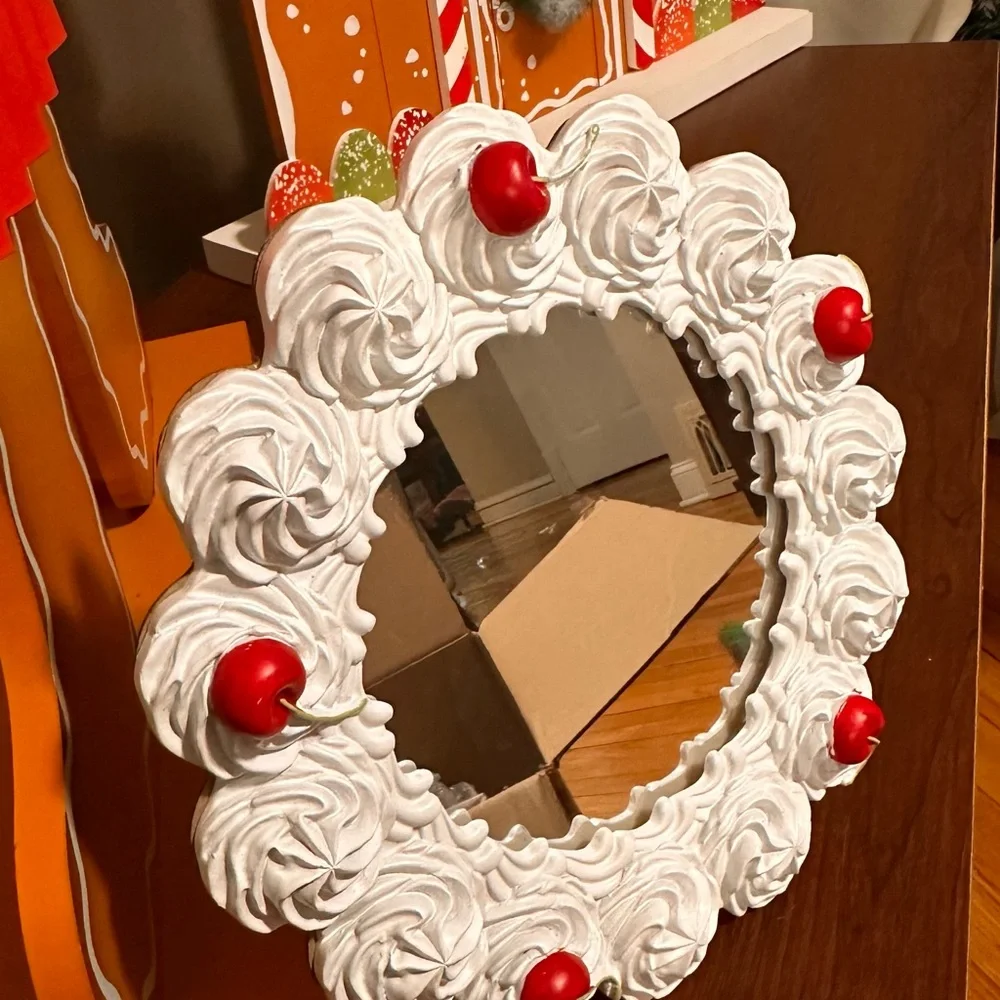 Viral cake mirror